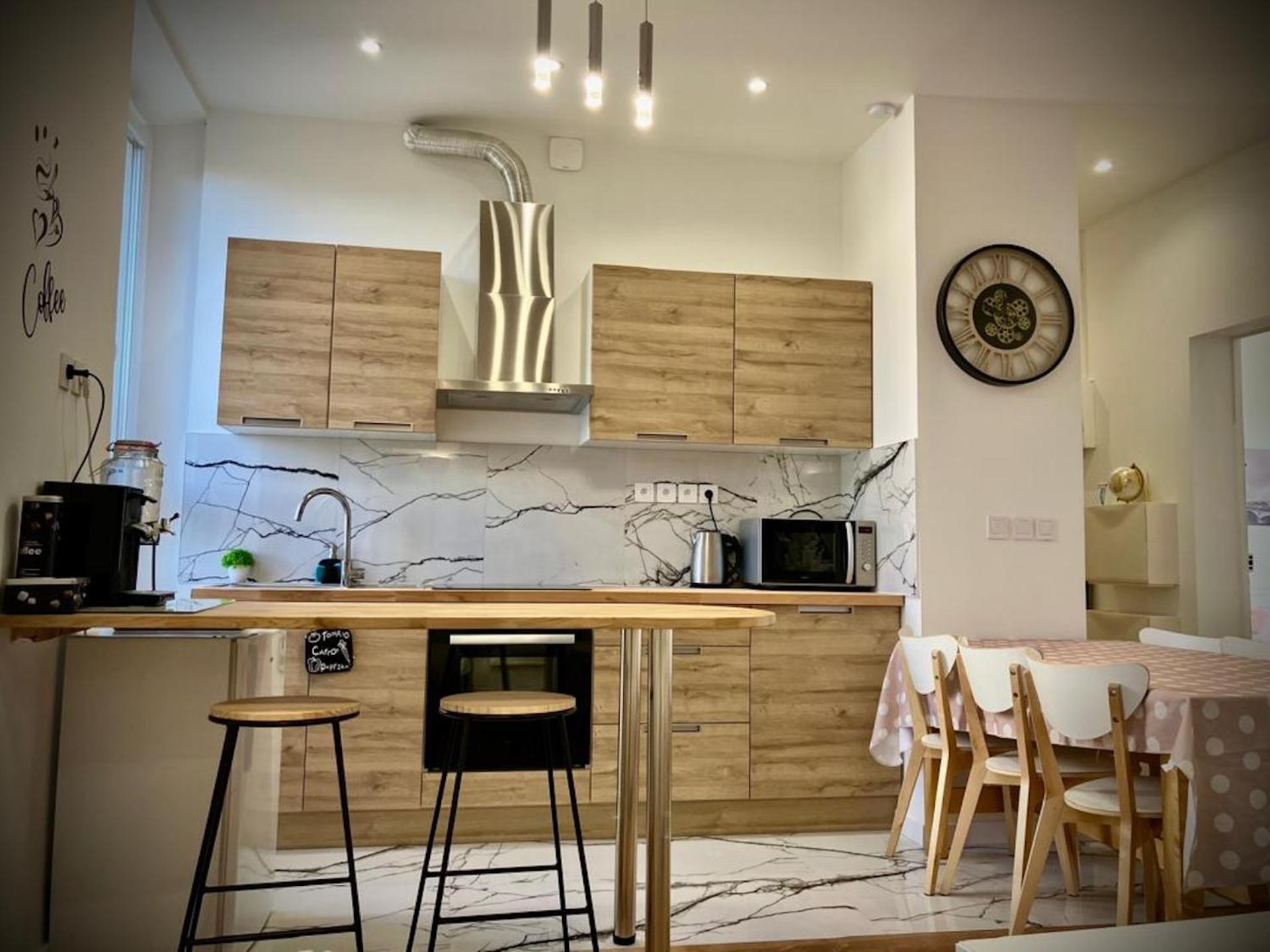 Apartment Paris City-le Raincy - Facing Station - 4 To 8 Pers